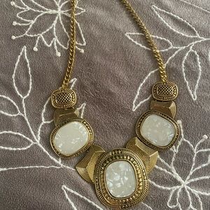 Women’s jewelry Necklace